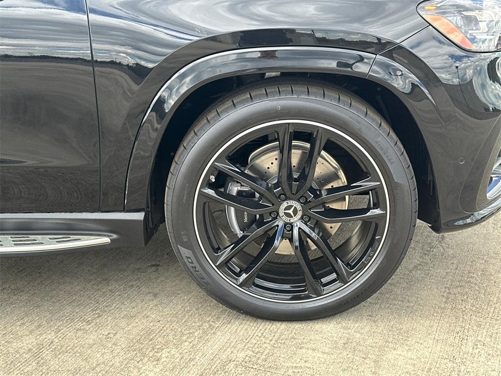 new 2025 Mercedes-Benz GLS 450 car, priced at $105,340