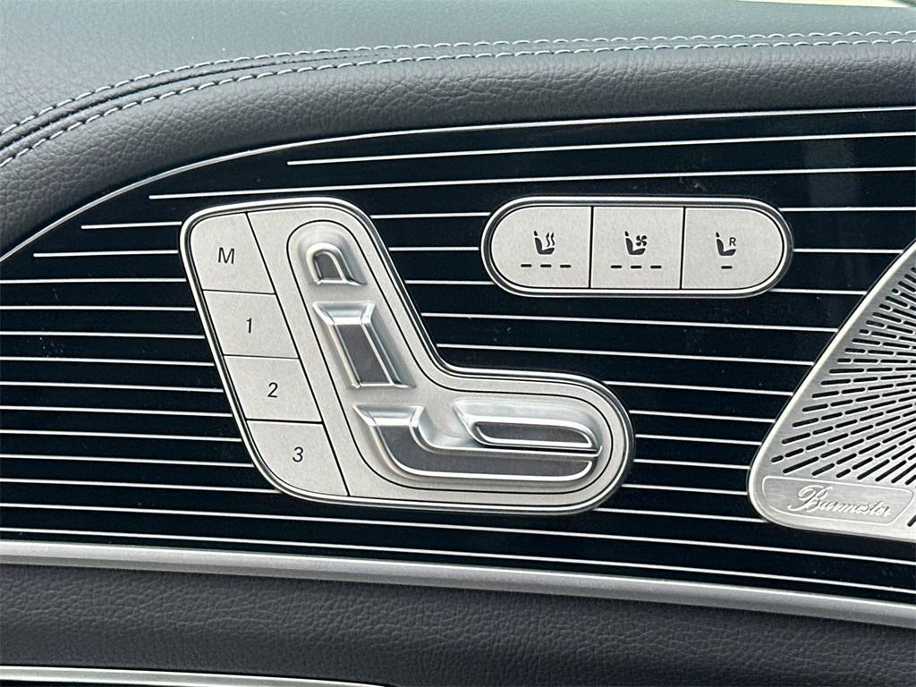 new 2025 Mercedes-Benz GLS 450 car, priced at $105,340