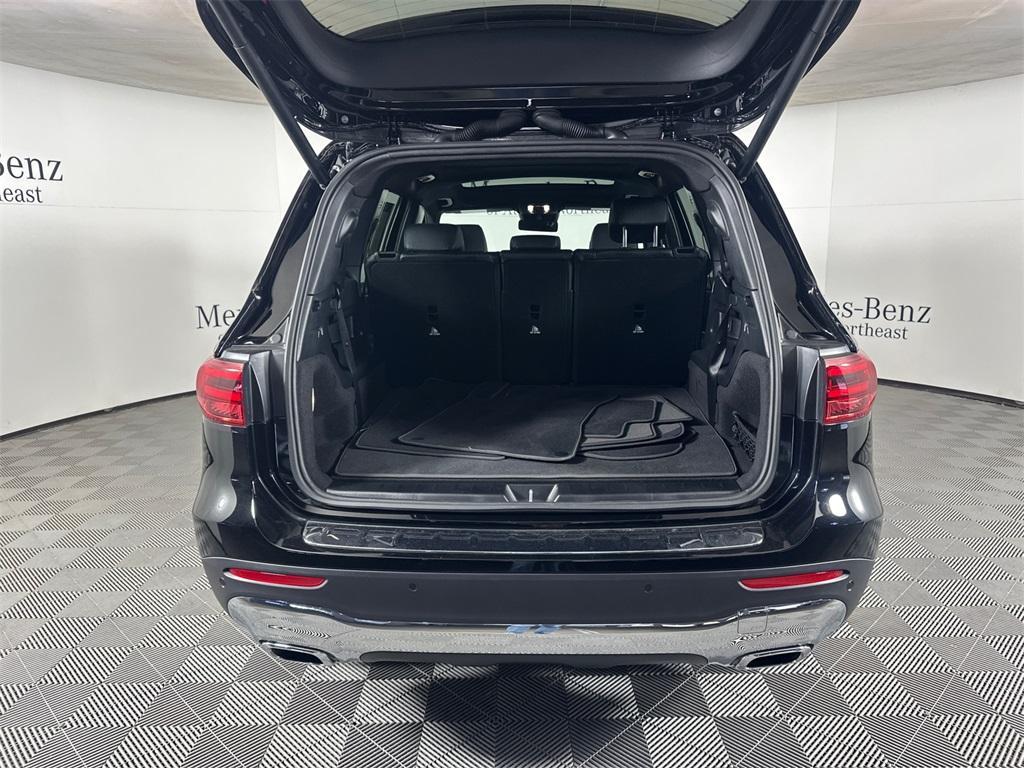 used 2025 Mercedes-Benz GLB 250 car, priced at $39,954