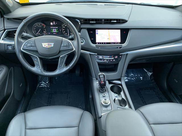 used 2022 Cadillac XT5 car, priced at $34,906