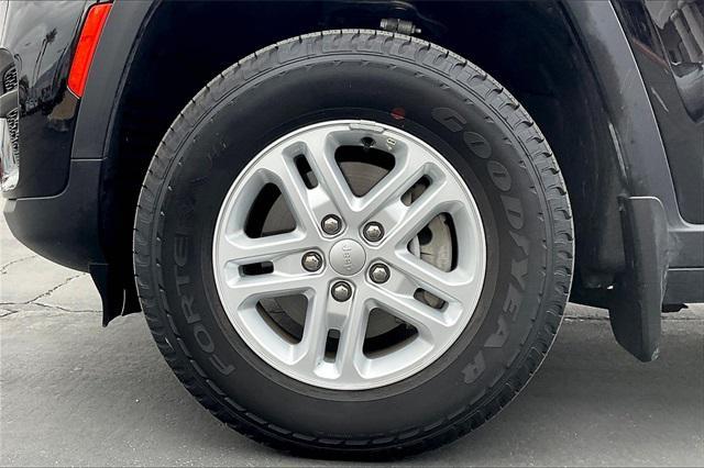 used 2023 Jeep Grand Cherokee car, priced at $31,990