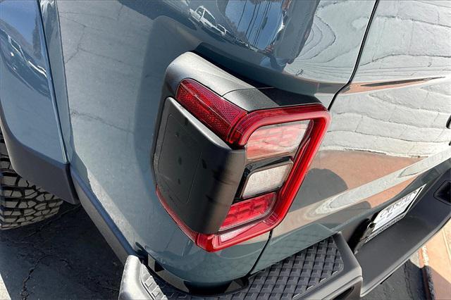 new 2025 Jeep Gladiator car