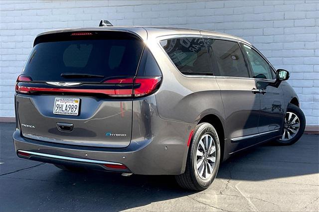 used 2023 Chrysler Pacifica Hybrid car, priced at $33,086