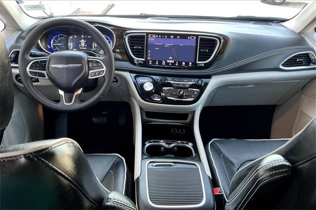 used 2023 Chrysler Pacifica Hybrid car, priced at $33,086