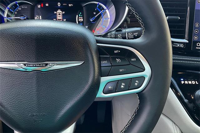 used 2023 Chrysler Pacifica Hybrid car, priced at $33,086