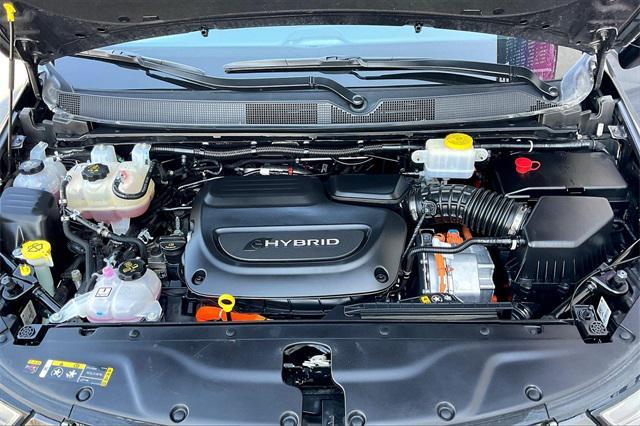 used 2023 Chrysler Pacifica Hybrid car, priced at $33,086