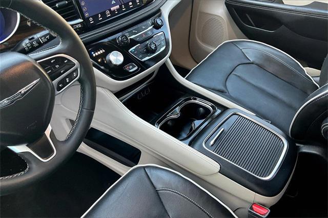 used 2023 Chrysler Pacifica Hybrid car, priced at $33,086