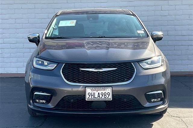 used 2023 Chrysler Pacifica Hybrid car, priced at $33,086