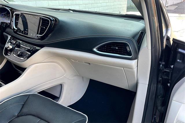 used 2023 Chrysler Pacifica Hybrid car, priced at $33,086