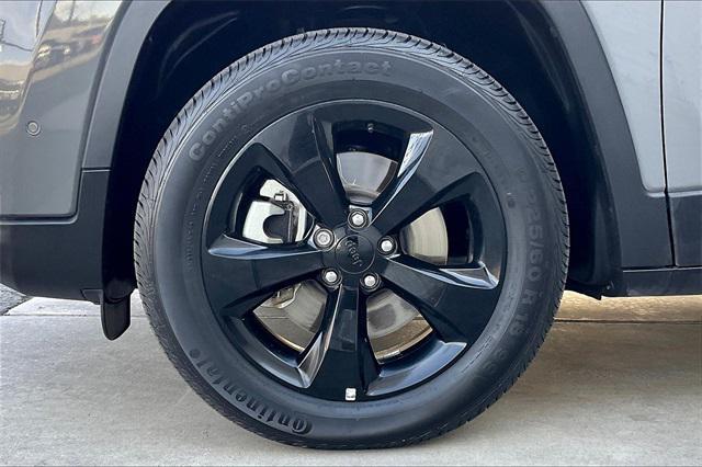 used 2023 Jeep Cherokee car, priced at $24,942
