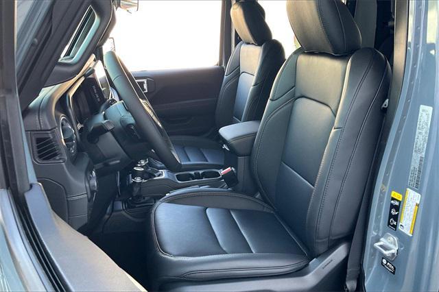 new 2025 Jeep Gladiator car