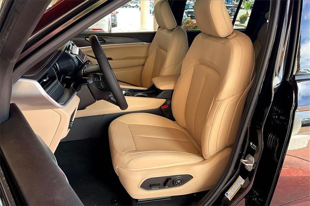 new 2025 Jeep Grand Cherokee car, priced at $50,735
