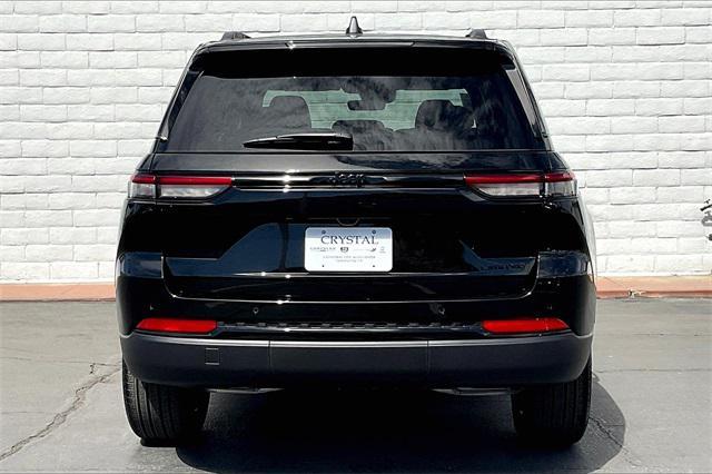 new 2025 Jeep Grand Cherokee car, priced at $50,735