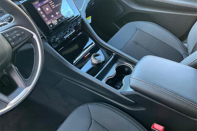 new 2025 Jeep Grand Cherokee car