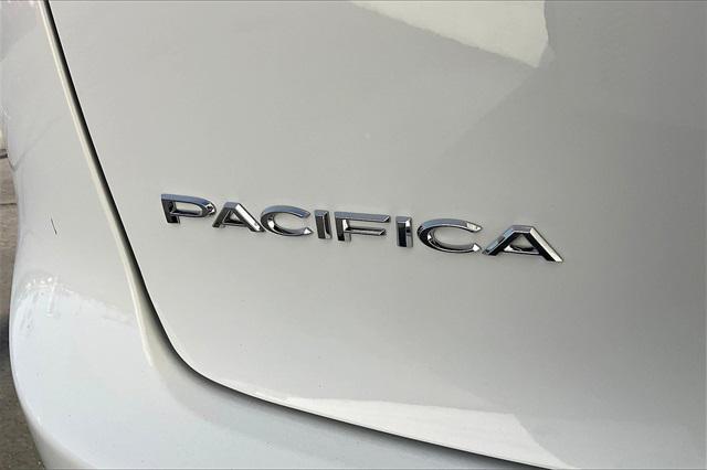 new 2025 Chrysler Pacifica car
