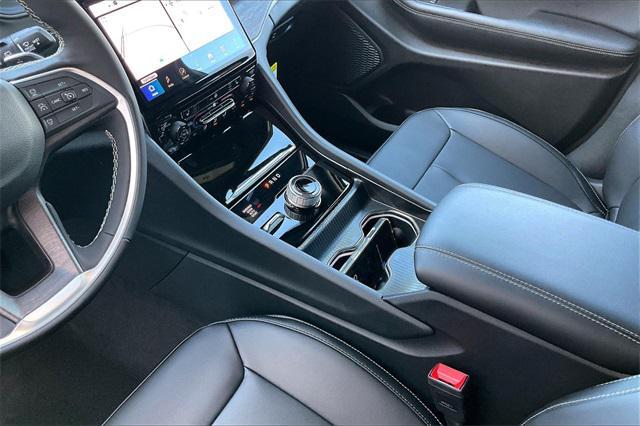 new 2025 Jeep Grand Cherokee car