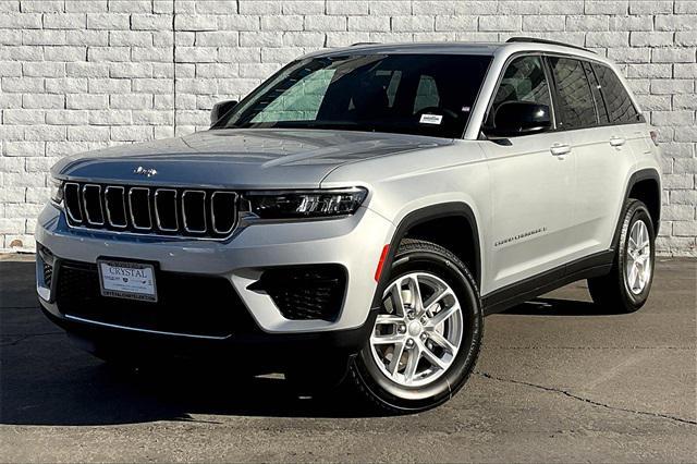 new 2025 Jeep Grand Cherokee car, priced at $42,175