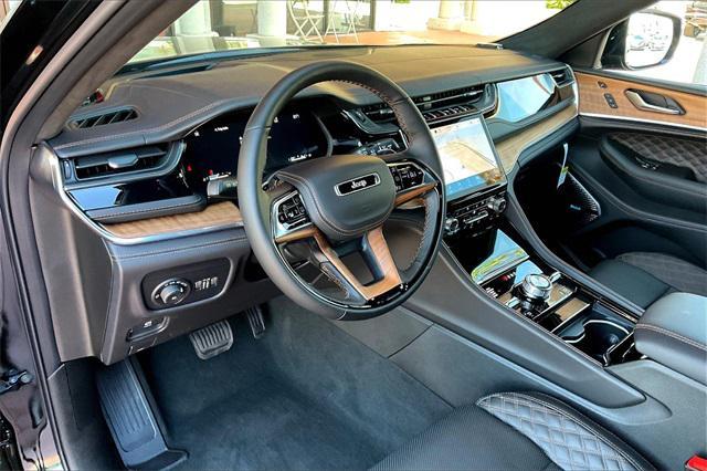 new 2025 Jeep Grand Cherokee L car
