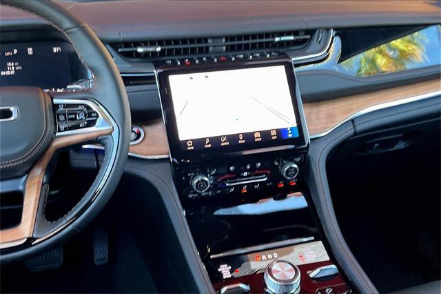 new 2025 Jeep Grand Cherokee L car