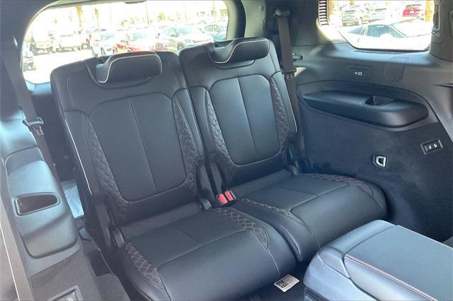 new 2025 Jeep Grand Cherokee L car