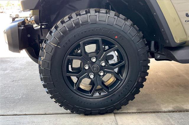 new 2025 Jeep Gladiator car