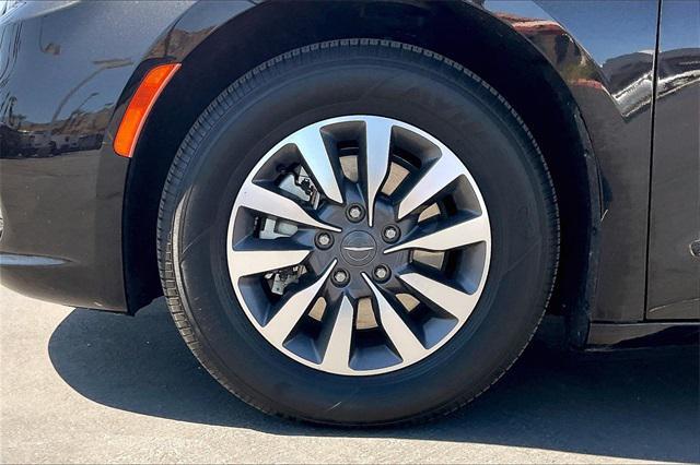 used 2022 Chrysler Pacifica Hybrid car, priced at $30,990