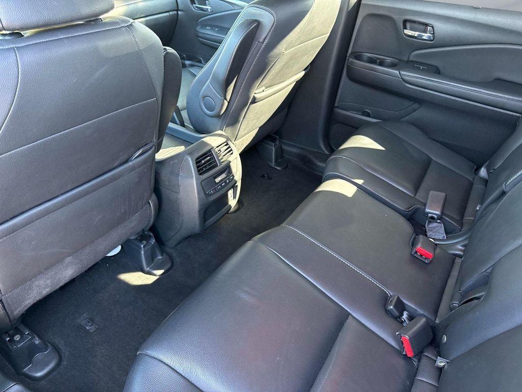 used 2022 Honda Pilot car, priced at $24,595