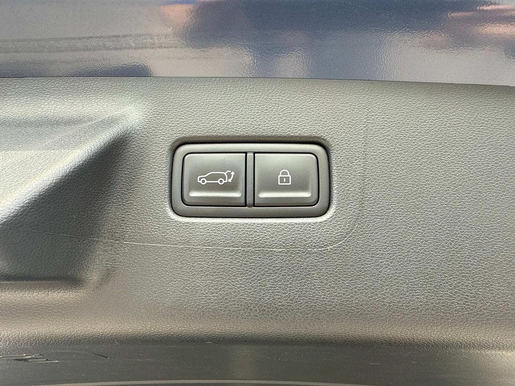 used 2025 Hyundai Santa Fe car, priced at $31,995