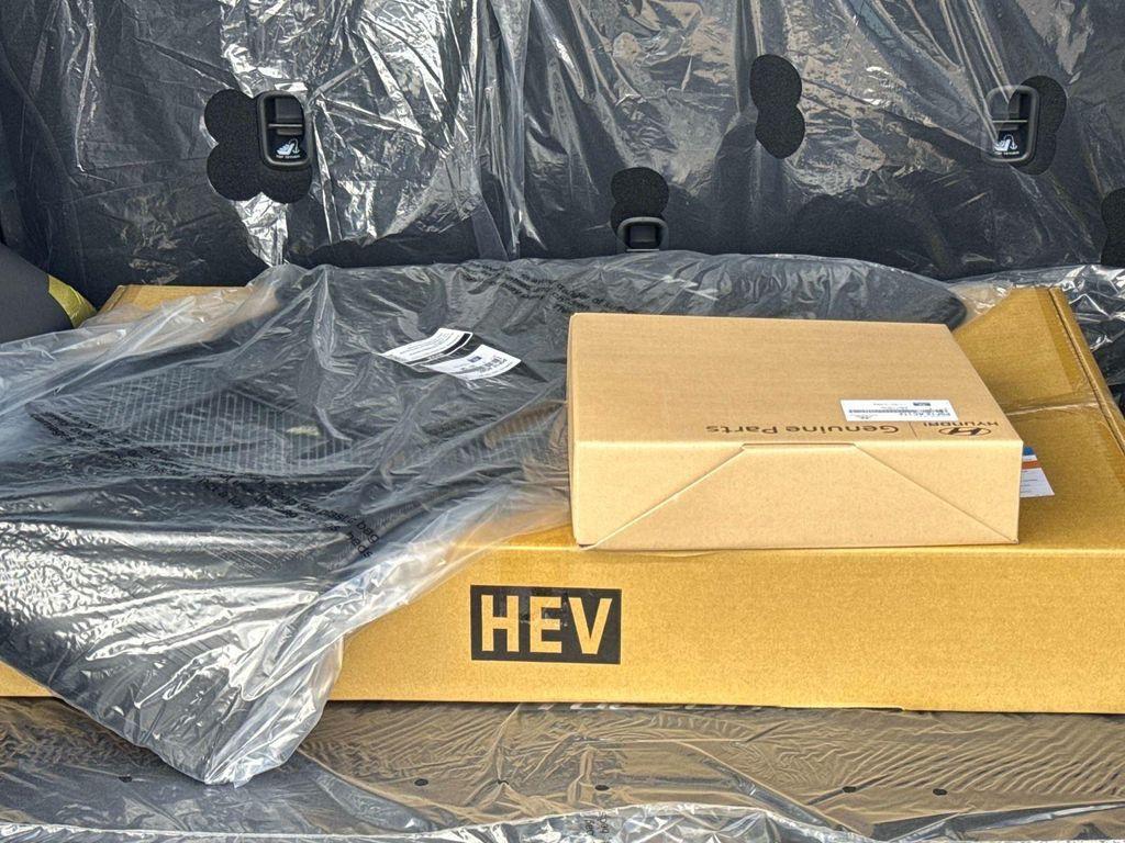 new 2026 Hyundai TUCSON Hybrid car, priced at $40,422