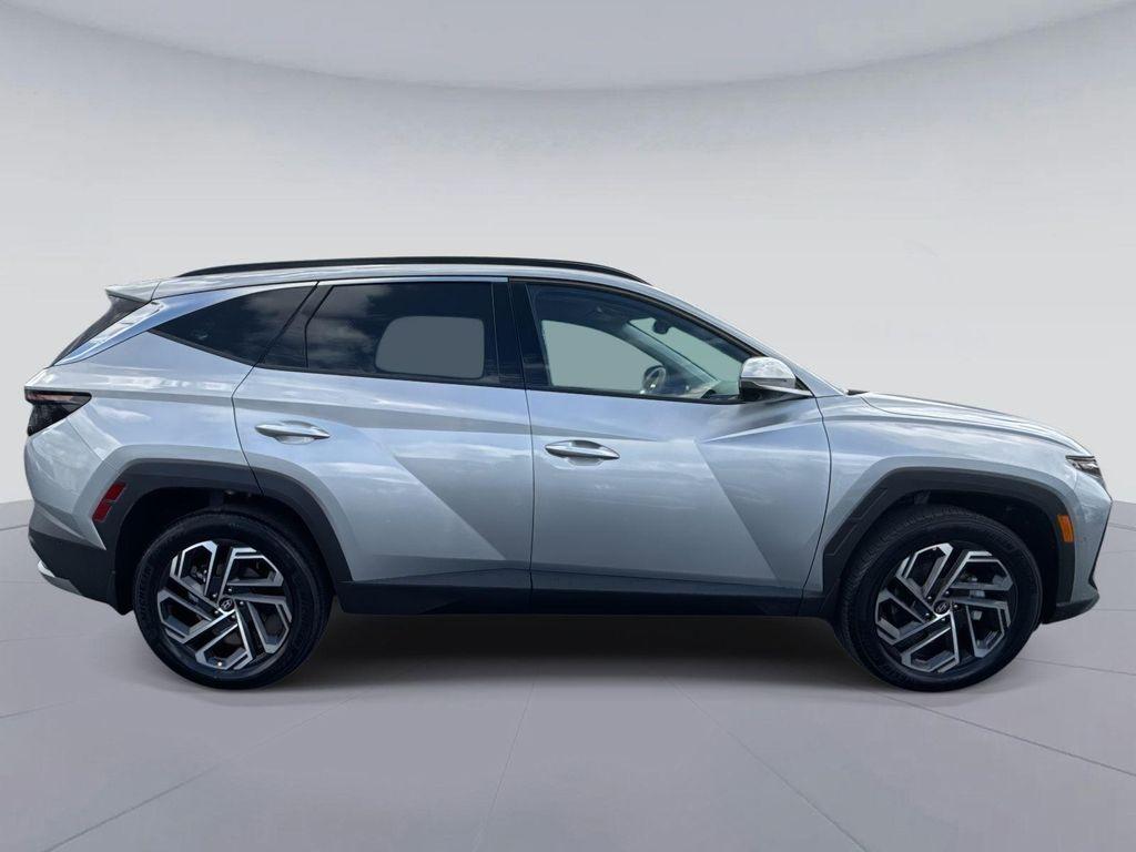 new 2026 Hyundai TUCSON Hybrid car, priced at $40,422