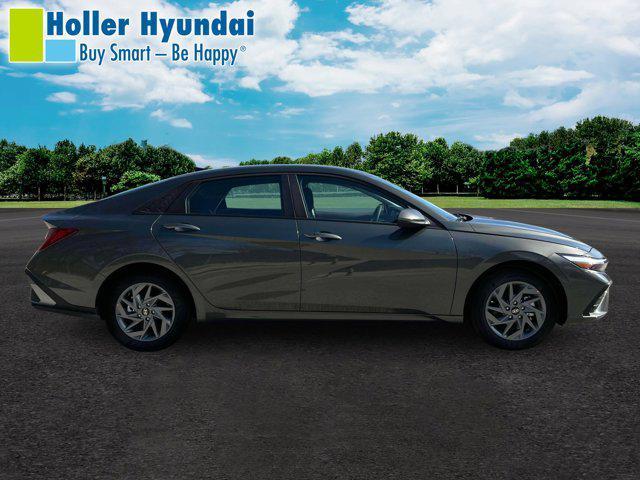 new 2025 Hyundai Elantra HEV car, priced at $26,123