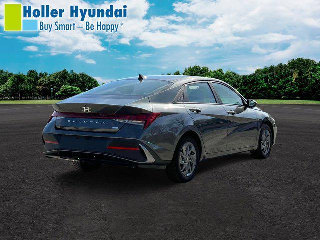 new 2025 Hyundai Elantra HEV car, priced at $26,123