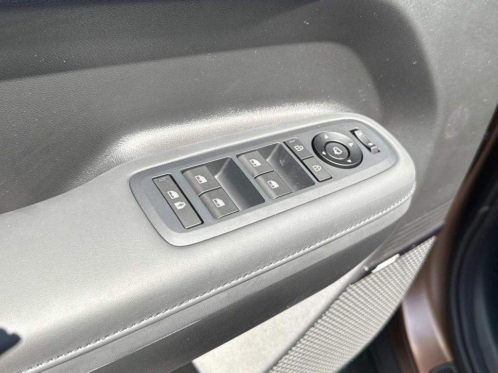 new 2025 Hyundai SANTA FE HEV car, priced at $43,178