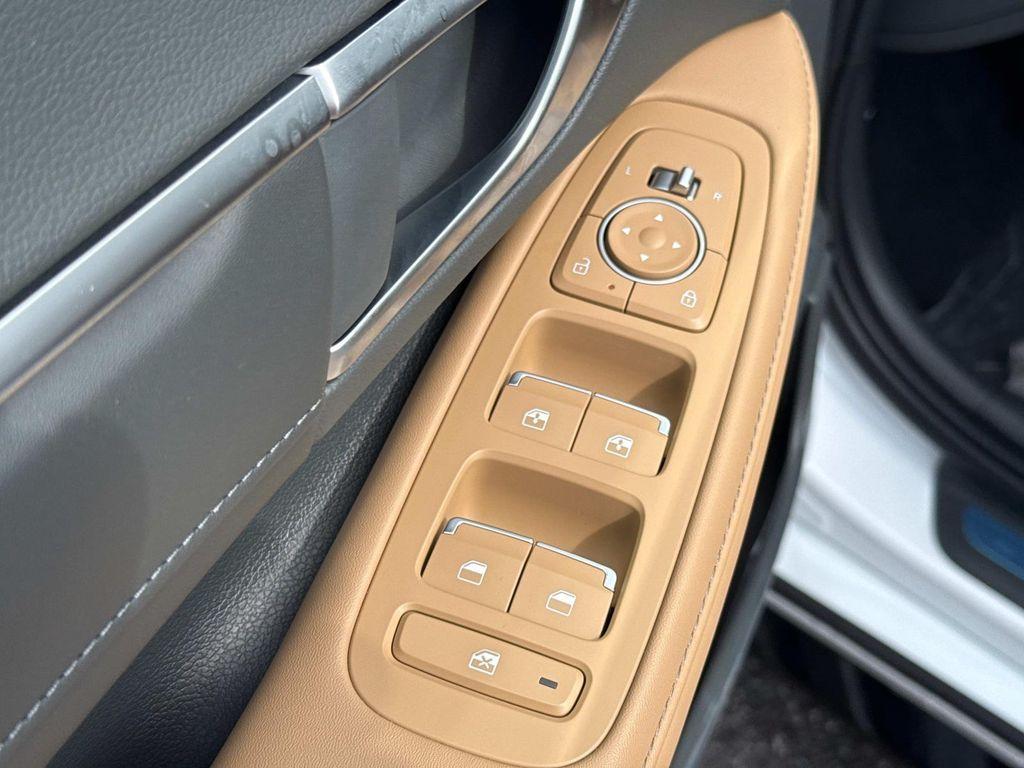 new 2025 Hyundai Sonata Hybrid car, priced at $35,256