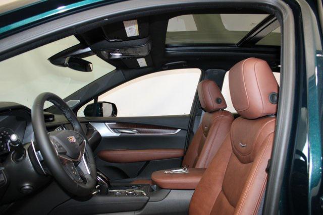 new 2025 Cadillac XT5 car, priced at $60,460