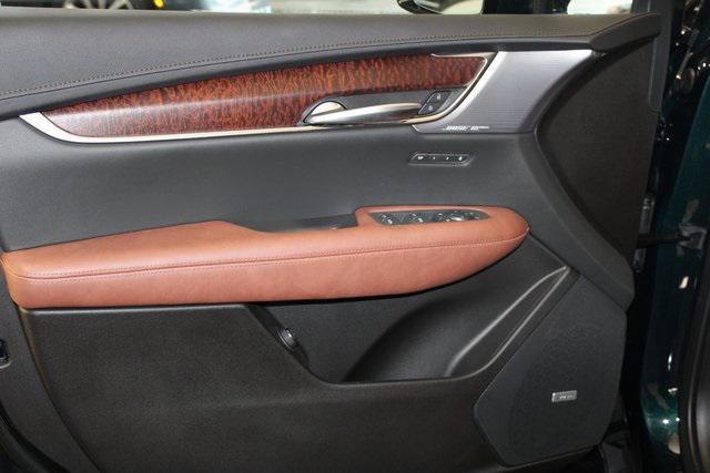 new 2025 Cadillac XT5 car, priced at $60,460