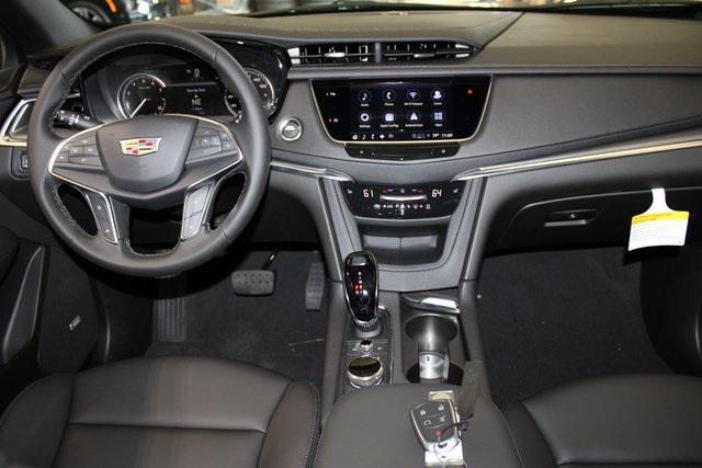 new 2025 Cadillac XT5 car, priced at $44,915