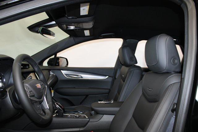 new 2025 Cadillac XT5 car, priced at $44,915