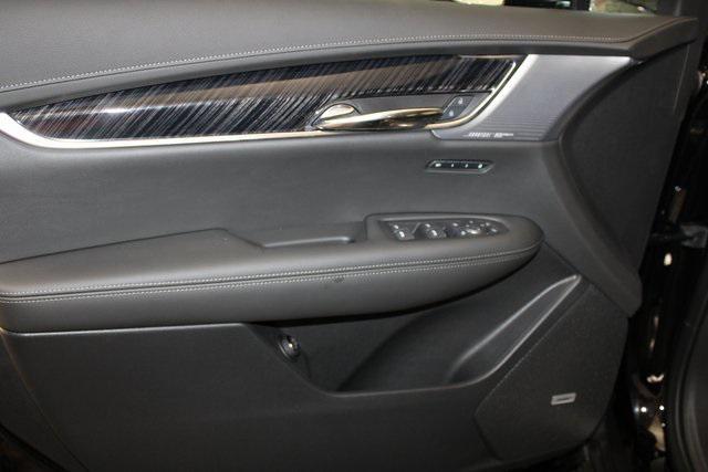 new 2025 Cadillac XT6 car, priced at $58,315