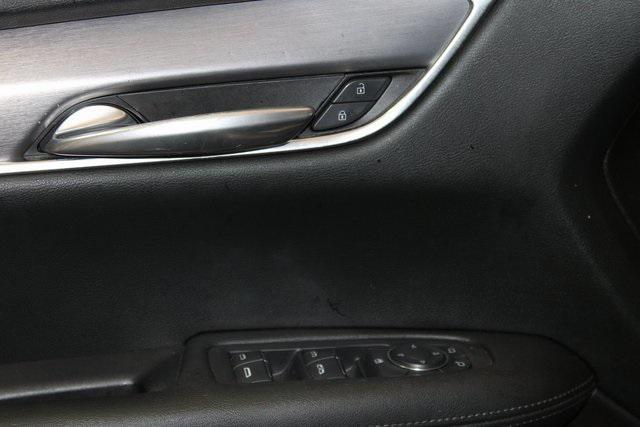 used 2021 Cadillac XT5 car, priced at $24,292