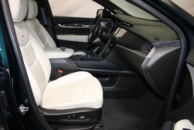 used 2025 Cadillac XT5 car, priced at $50,991