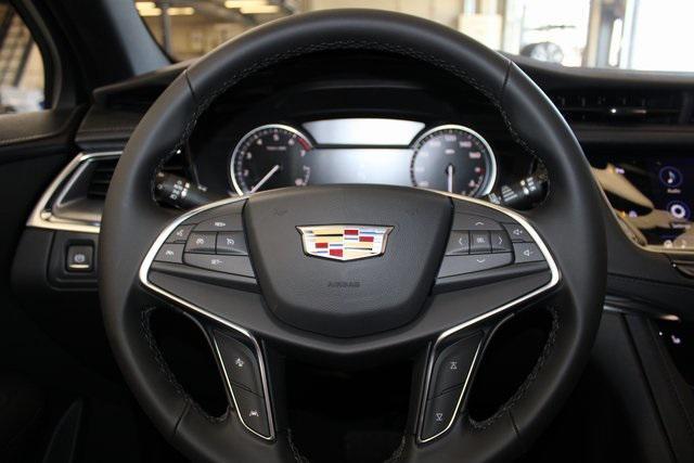 new 2025 Cadillac XT5 car, priced at $45,515