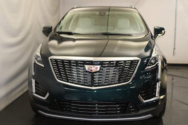 new 2025 Cadillac XT5 car, priced at $54,615