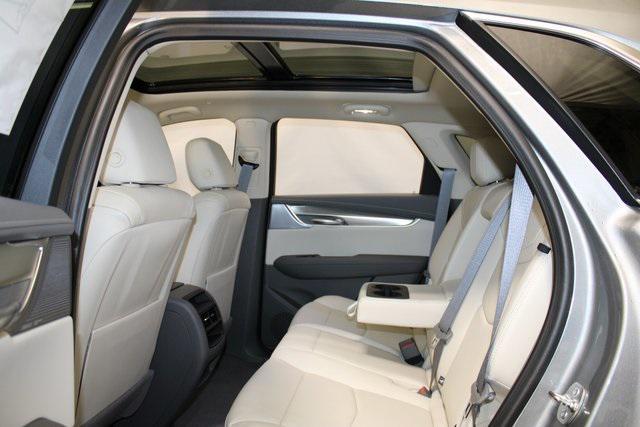 new 2025 Cadillac XT5 car, priced at $52,590
