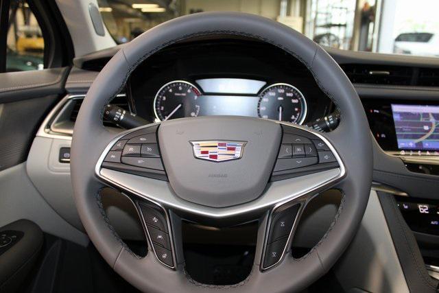 new 2025 Cadillac XT5 car, priced at $52,590