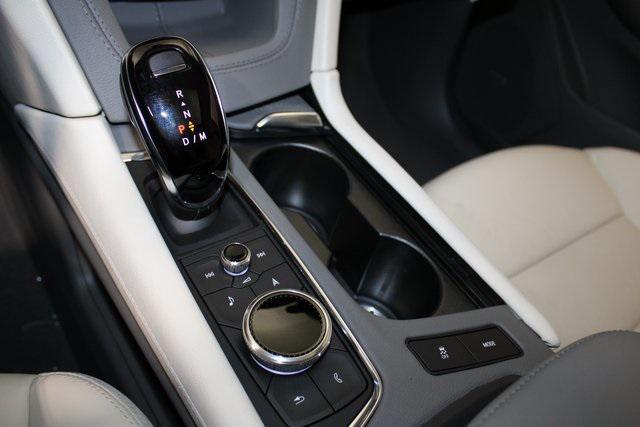 new 2025 Cadillac XT5 car, priced at $52,590