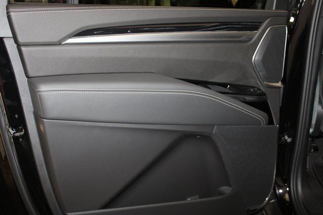 new 2025 Cadillac Escalade ESV car, priced at $113,890