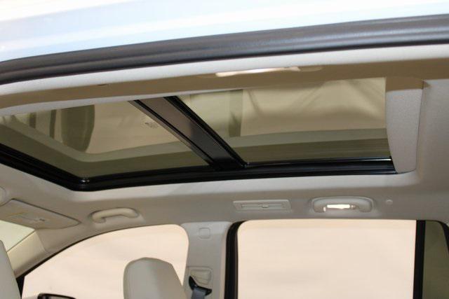 new 2025 Cadillac XT6 car, priced at $58,915