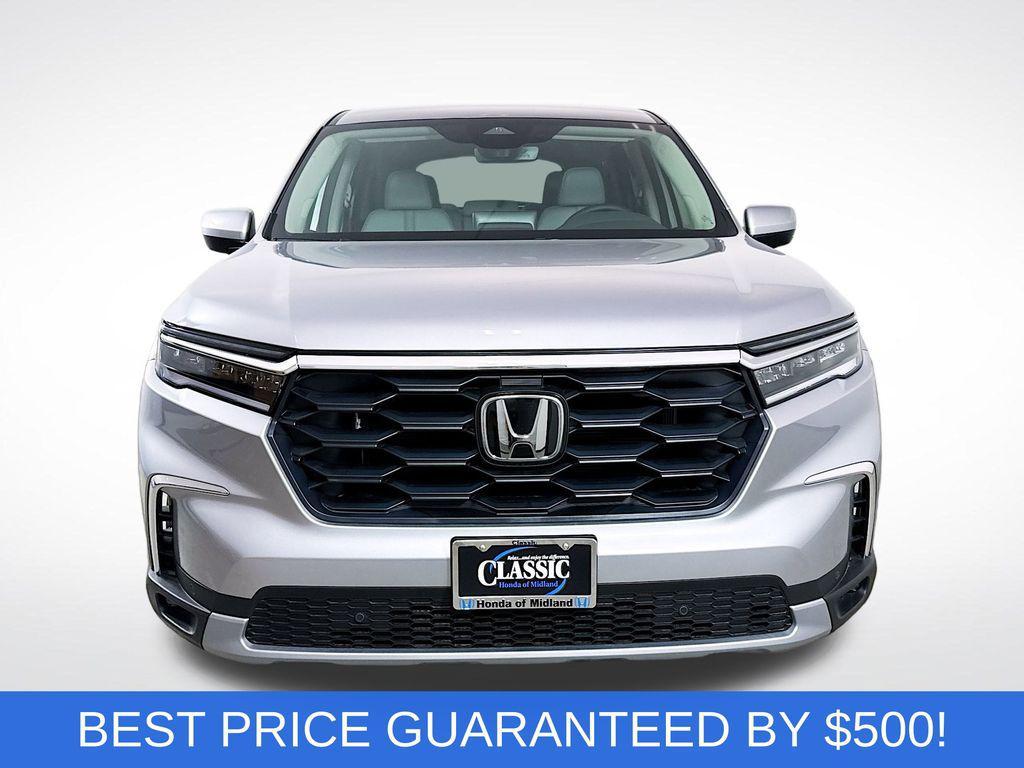 new 2025 Honda Pilot car, priced at $39,074