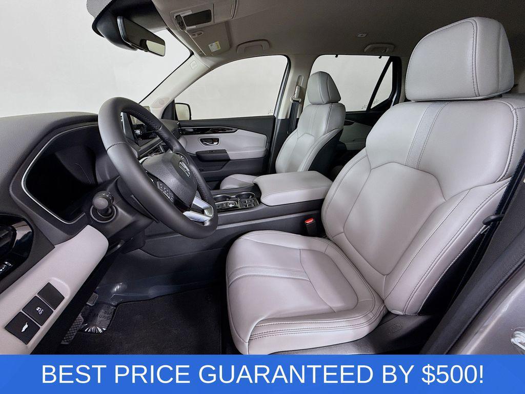 new 2025 Honda Pilot car, priced at $39,074